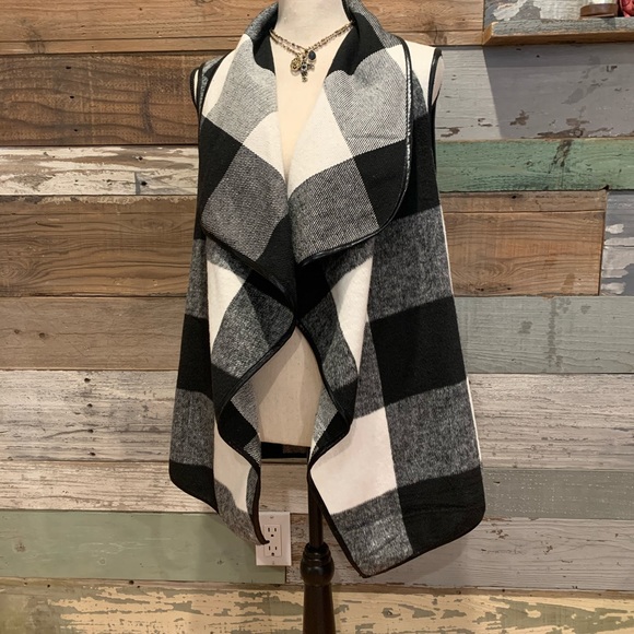 Checked vest - Picture 8 of 9